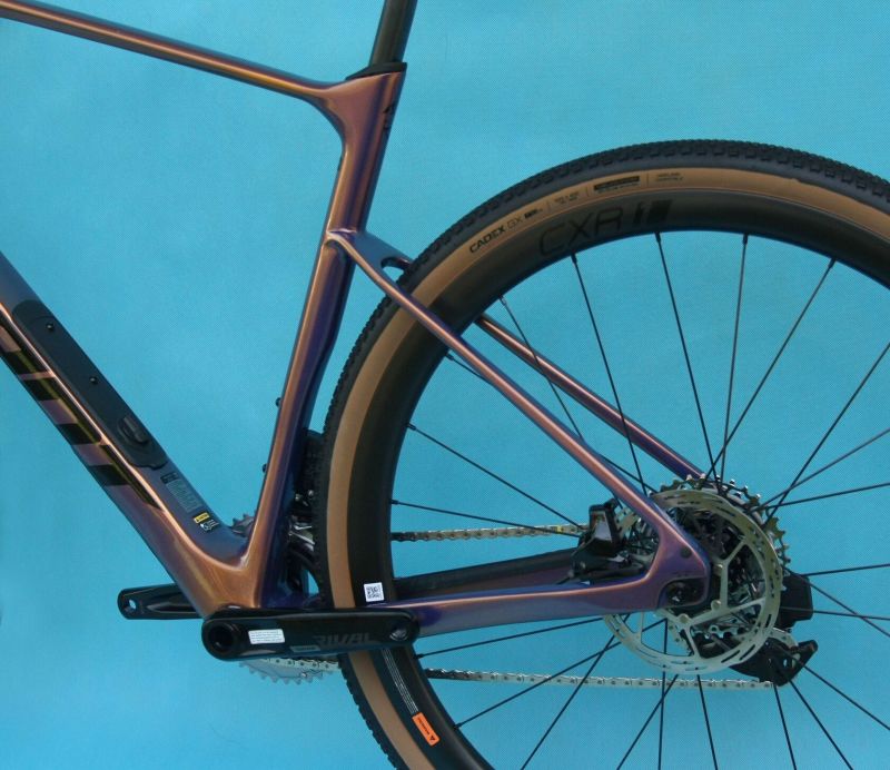 GIANT Revolt Advanced Pro 1 AXS 2025 – skvělý karbonový gravel – NOVÝ