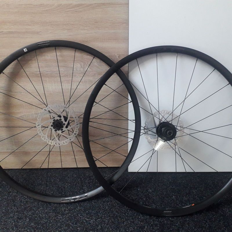 GIANT PX2 NOVÉ