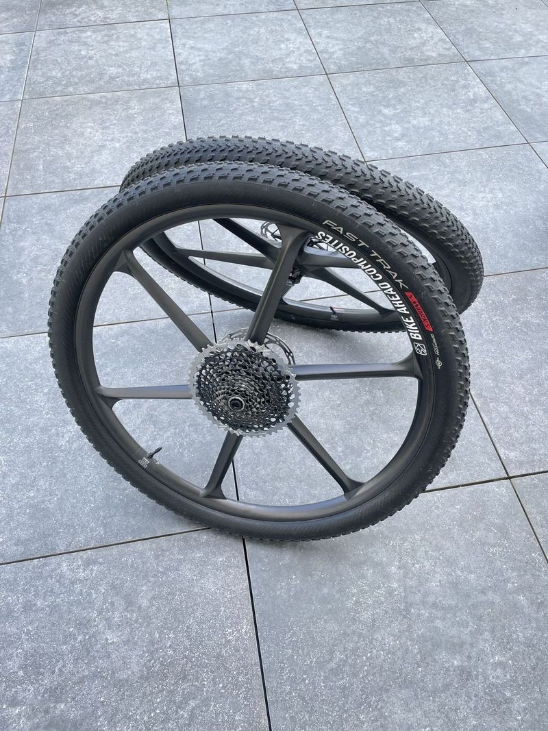 Bike Ahead Biturbo RS - loukoťová kola