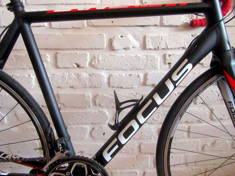 FOCUS CAYO NA Shimano 105, 57 cm. STAV NOVÉHO KOLA