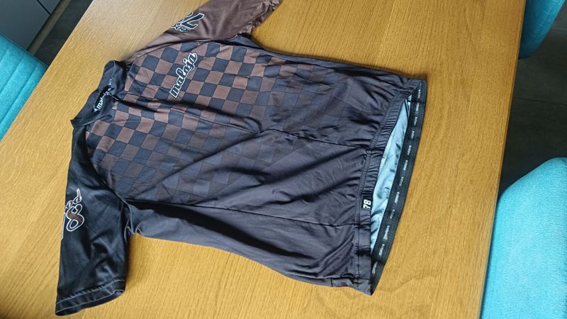 bibky cyklo kraťasy ASSOS Equipe RS a dres MALOJA vel.M