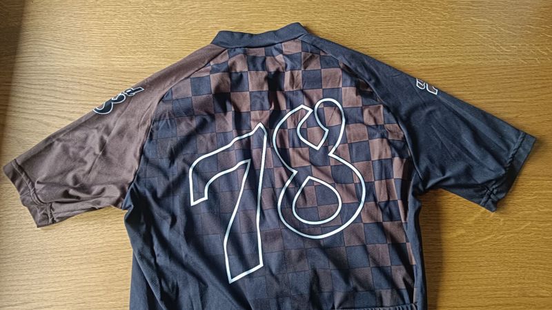 bibky cyklo kraťasy ASSOS Equipe RS a dres MALOJA vel.M