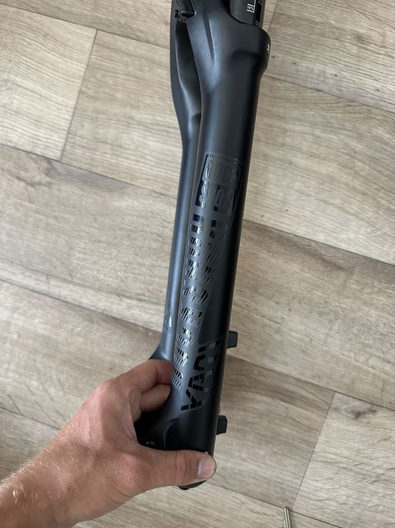Rock Shox yari 170mm
