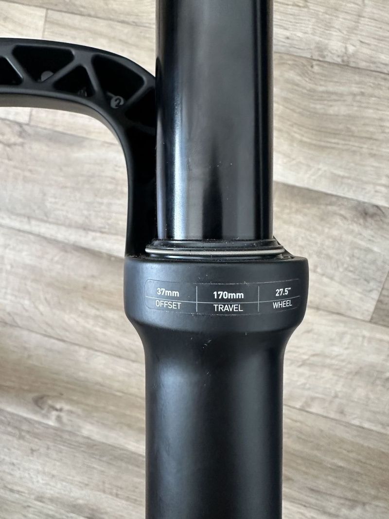 Rock Shox yari 170mm
