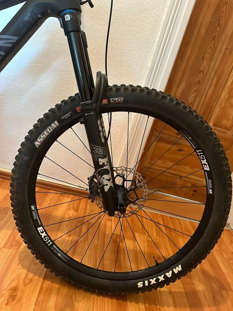 Carbonowe Horské kolo Canyon Strive CFR
