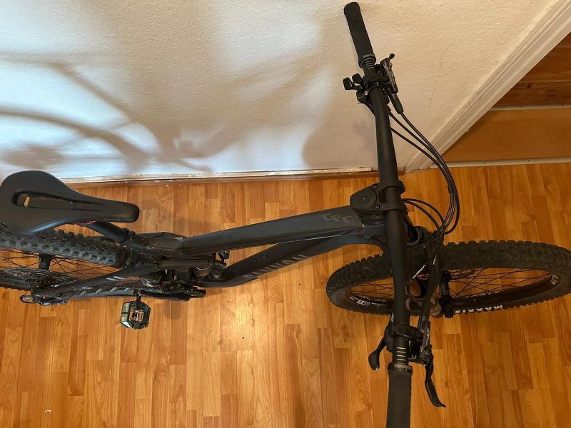 Carbonowe Horské kolo Canyon Strive CFR