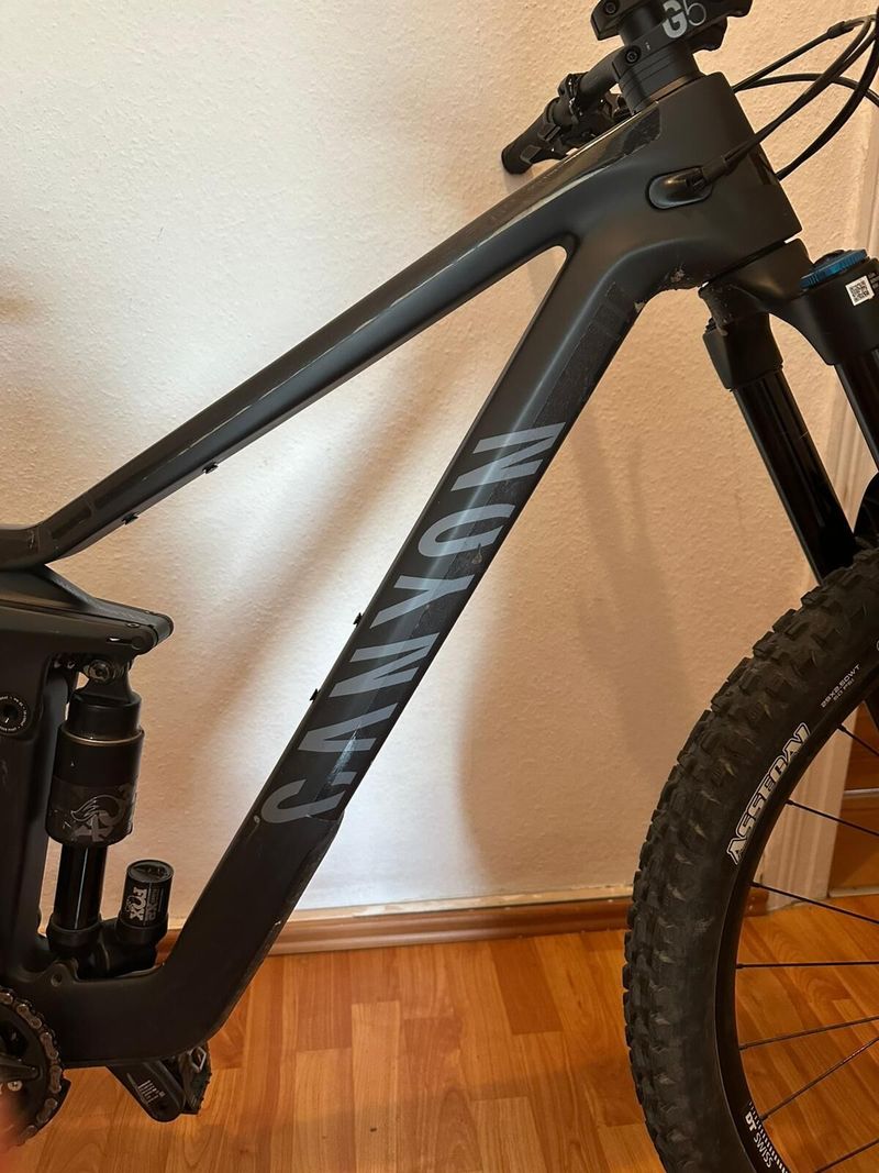 Carbonowe Horské kolo Canyon Strive CFR
