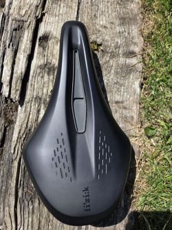Prodám sedlo Fizik Argo Tempo 150 mm