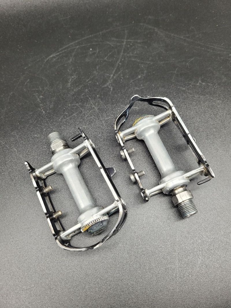Pedály Campagnolo Super Record - titanové osy