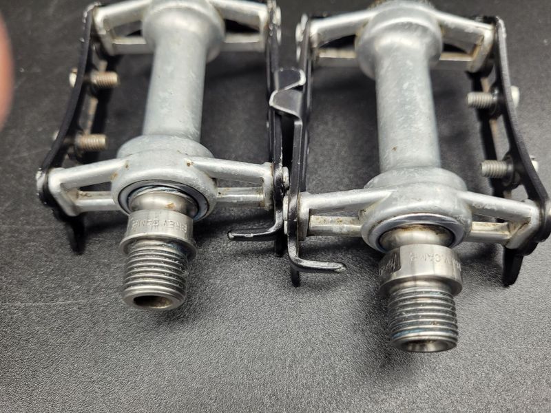 Pedály Campagnolo Super Record - titanové osy