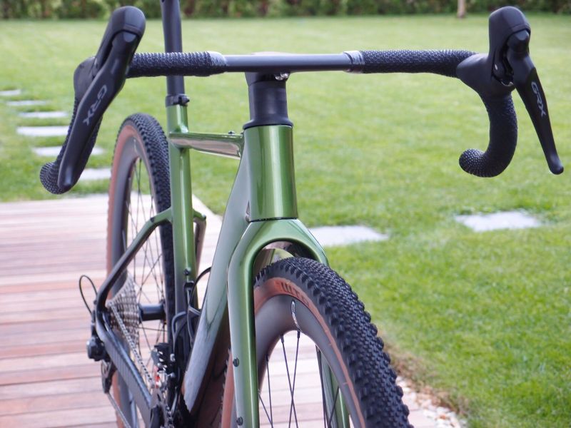 Carbon Gravel Custom 2025, Shimano GRX 2x11, S/M (170-180cm), 8,5 kg, karbon kola