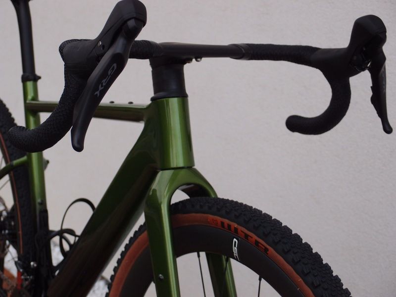 Carbon Gravel Custom 2025, Shimano GRX 2x11, S/M (170-180cm), 8,5 kg, karbon kola