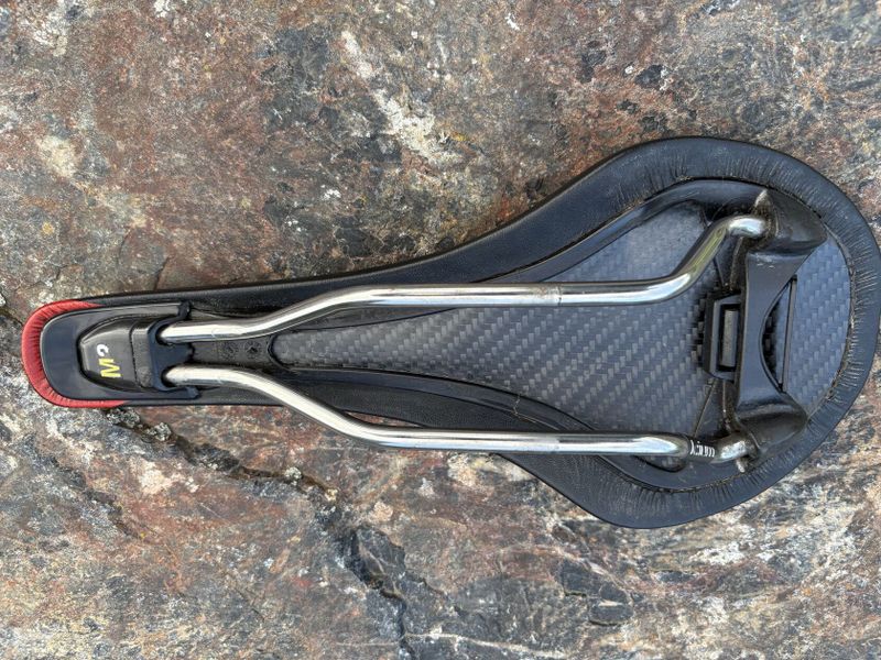 Sedlo Fizik Tundra M3 Kium
