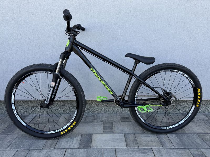 Dirt kolo YT Dirt Love
