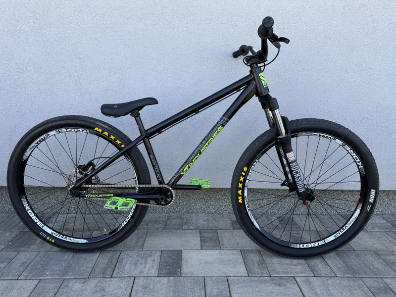 Dirt kolo YT Dirt Love