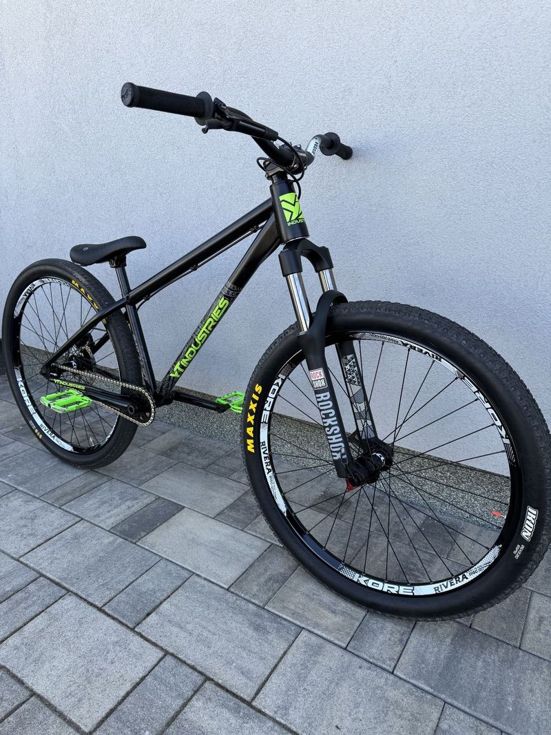Dirt kolo YT Dirt Love