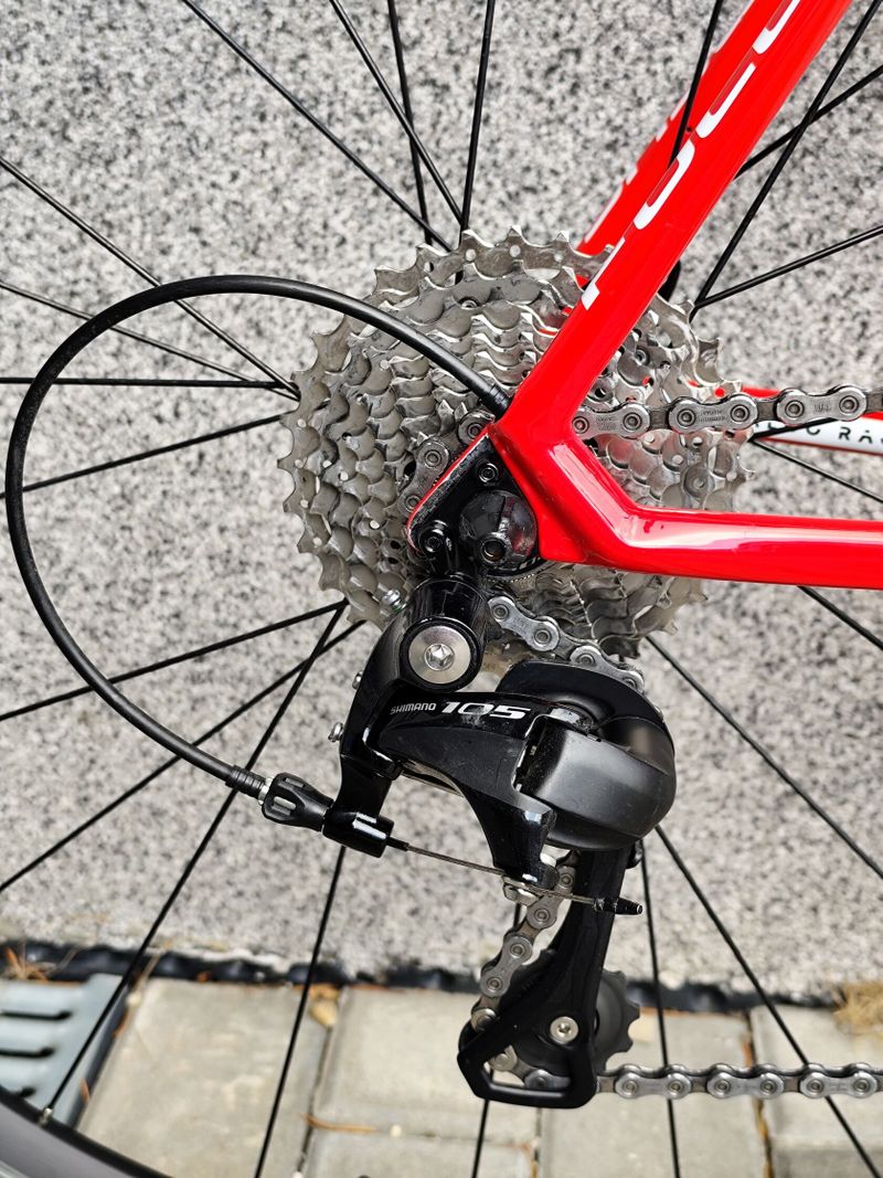 Focus Izalco Race