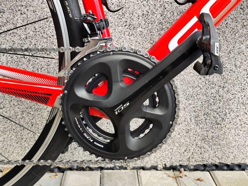Focus Izalco Race