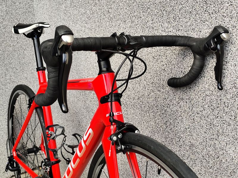 Focus Izalco Race