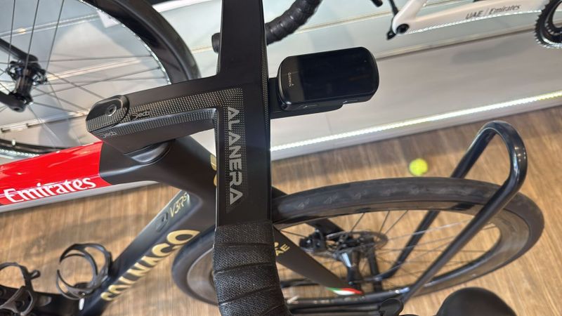 Colnago V3Rs, UAE Emirates
