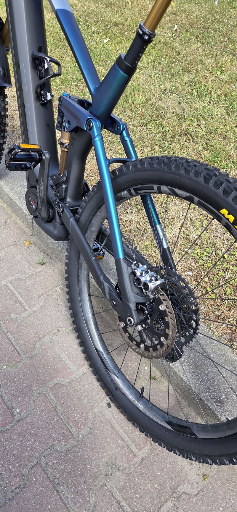 Cube Stereo Hybrid 160 HPC SLT 750 27,5 - Nebula´n´carbon