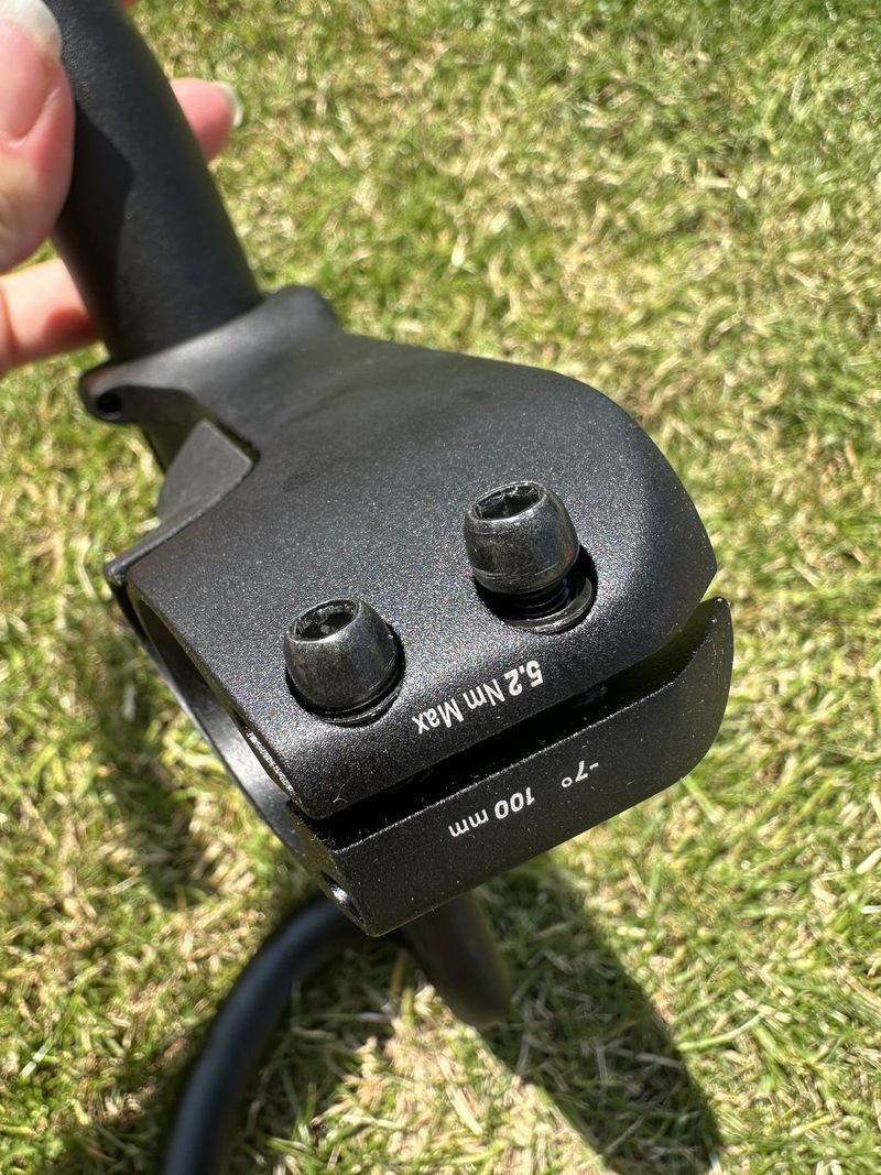 SILNIČNÍ ŘIDÍTKA BONTRAGER COMP + PŘEDSTAVEC TREK RCS PRO BLENDR