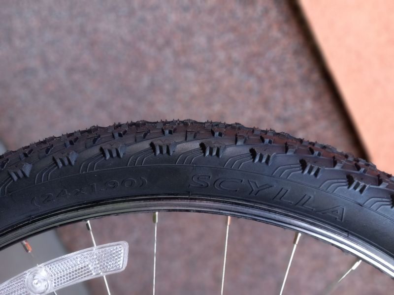 Horské kolo CTM Rocky 1.0, 24" pro výšku postavy 120–145 cm