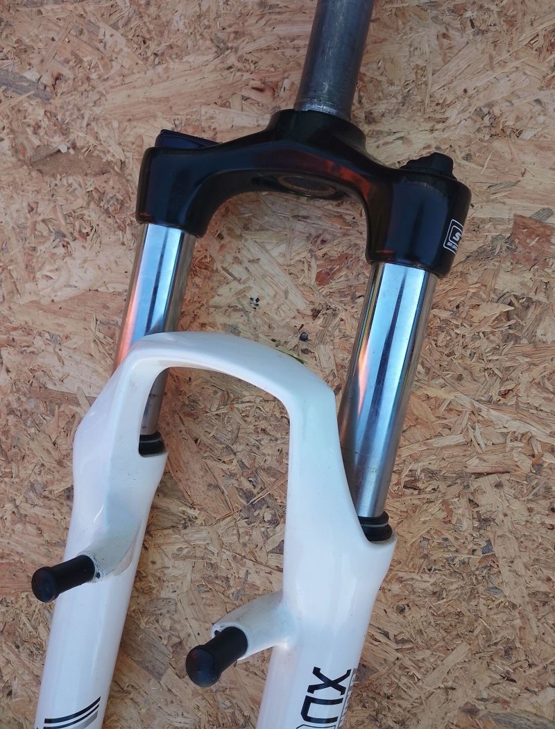 Odpružená vidlice SR Suntour XCM 30