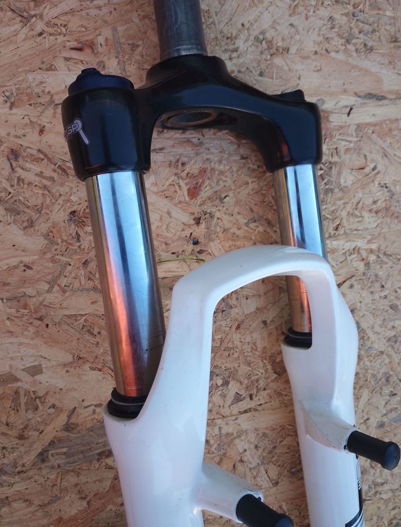 Odpružená vidlice SR Suntour XCM 30