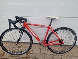 Zavodni cyklocroska Merida, velikost 48