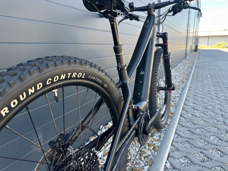 Dětské elektrokolo Specialized Levo SL HT 24"
