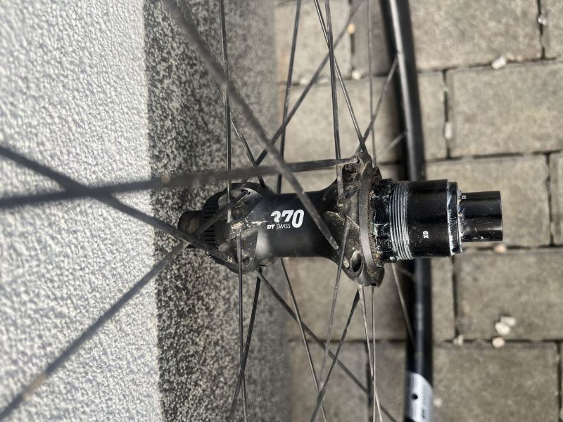 Zapletená kola DT Swiss E1800, 30mm, náboje DT Swiss 370, XD ořech