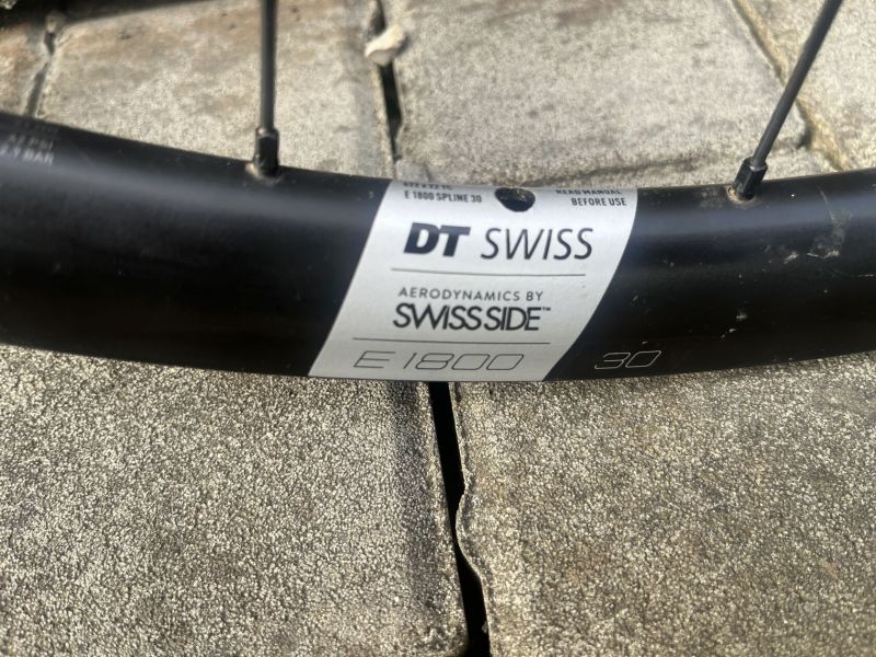 Zapletená kola DT Swiss E1800, 30mm, náboje DT Swiss 370, XD ořech