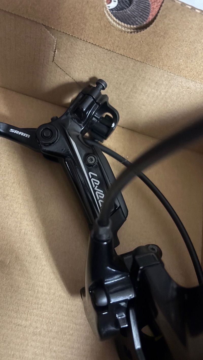 Hydraulické brzdy SRAM LevelT