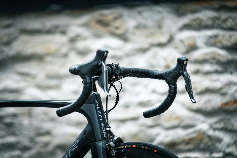 Author Charisma Dura - Ace Di2 / ROVAL Karbony