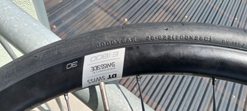 DT Swiss E1800 30mm + !!kotouče, kazeta a pláště!!