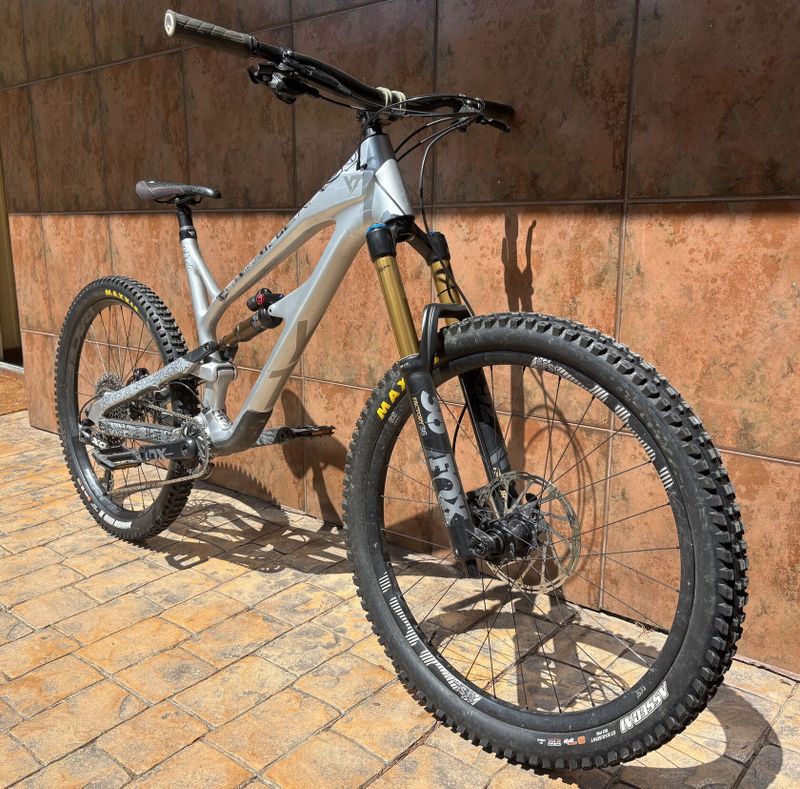 YT Jeffsy Pro Race 160/160mm