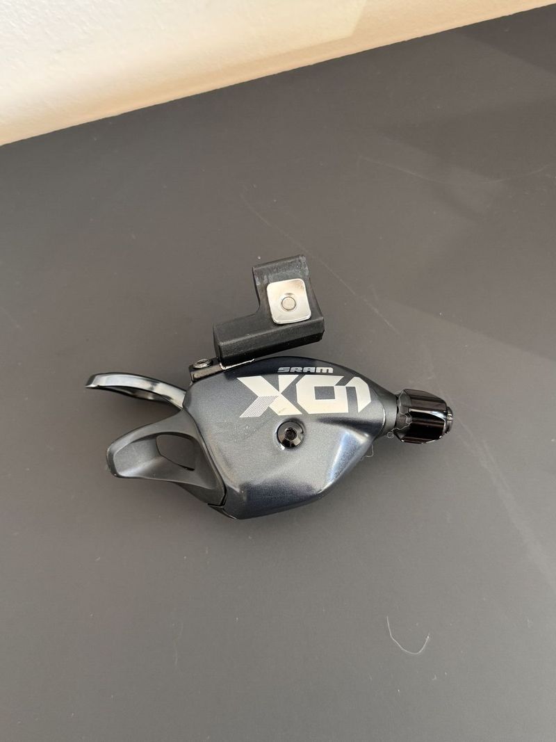 Sram X01 Eagle řadící páčka 12 sp. Lunar