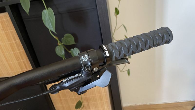 Bianchi Nitron 9.4 carbon / Sram Eagle 1x12 / vel.L / zánovní
