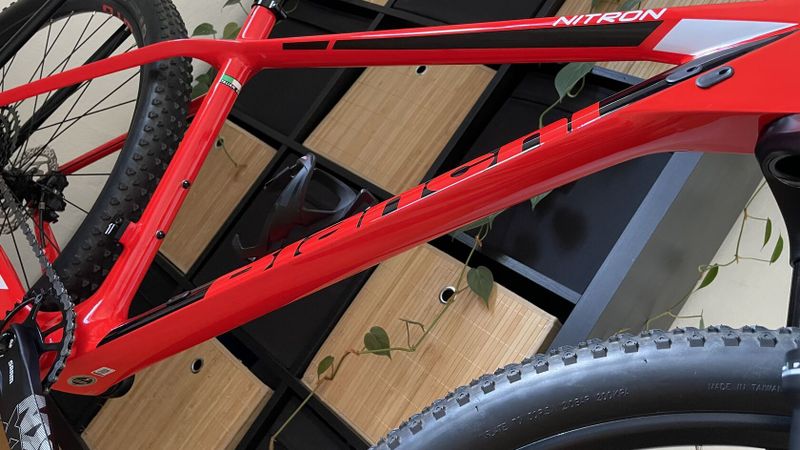 Bianchi Nitron 9.4 carbon / Sram Eagle 1x12 / vel.L / zánovní