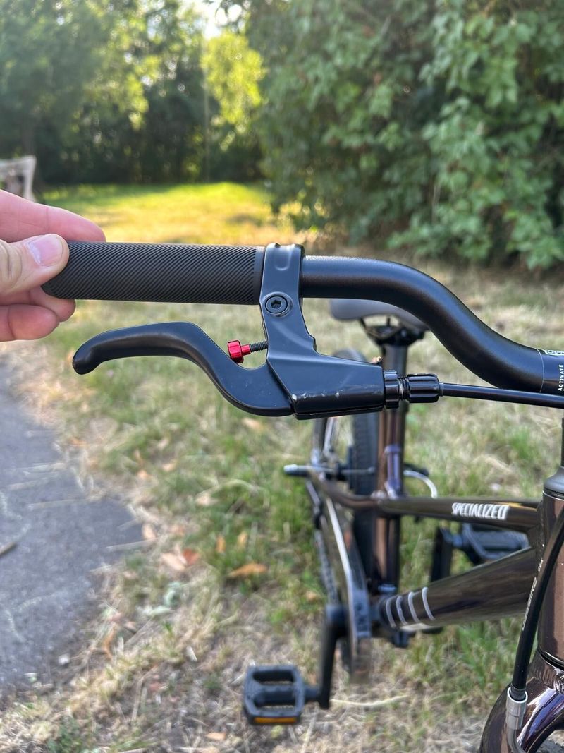 Prodam Specialized Jett 16 skoro novy