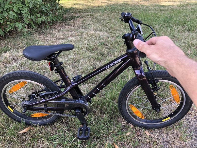 Prodam Specialized Jett 16 skoro novy