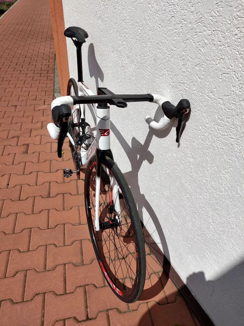 Prodám silničku CECCOTTI velikost 56, kotouče / Shimano Ultegra 2/11