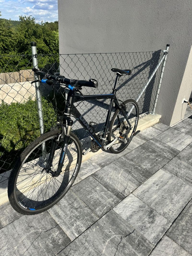 Prodám trekové kolo Giant Roam XR 1