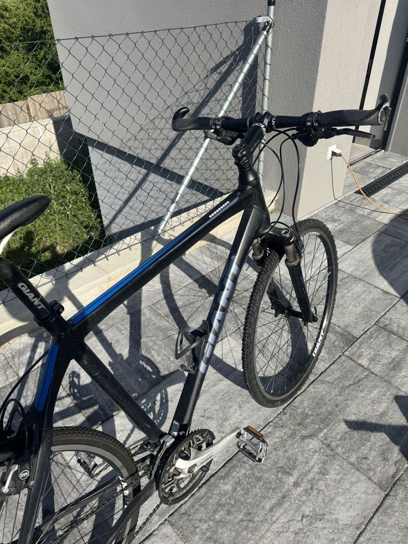 Prodám trekové kolo Giant Roam XR 1