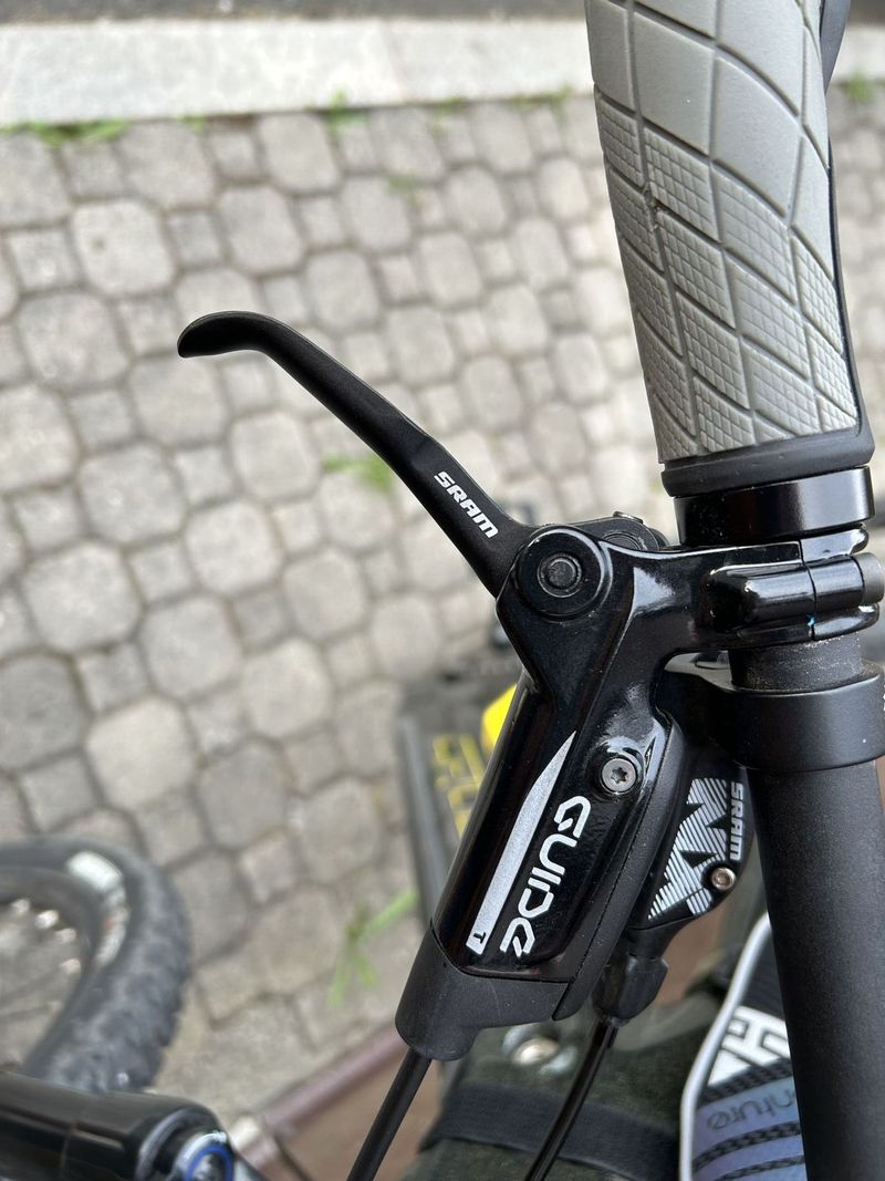 Prodám celoodpružené horské elektrokolo Crussis e-Full 12.9 karbon v záruce najeto 800 km