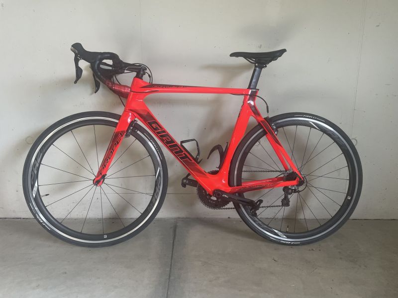 Prodám silniční kolo Giant Propel ve velice dobrém stavu.