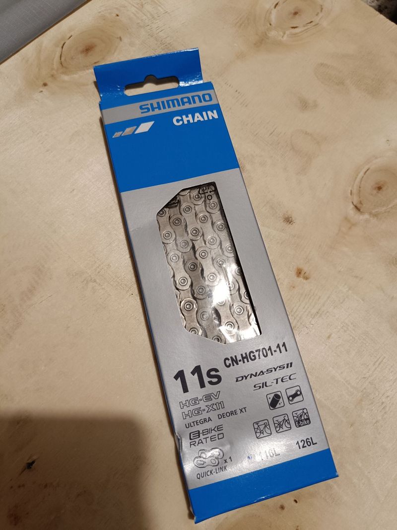 Řetěz Shimano CN-HG701 - balený s rychlospojkou, 116 článků 