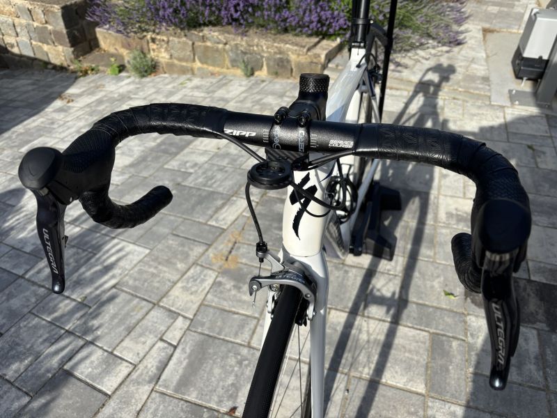 Specialized Tarmac, vel. 54, Di2 Ultegra, CEMA keramická ložiska, 7.8 Kg