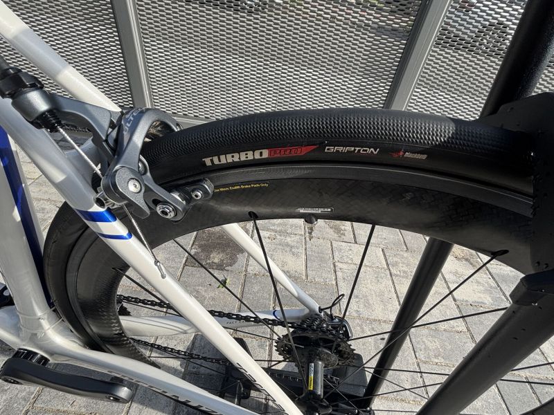 Specialized Tarmac, vel. 54, Di2 Ultegra, CEMA keramická ložiska, 7.8 Kg